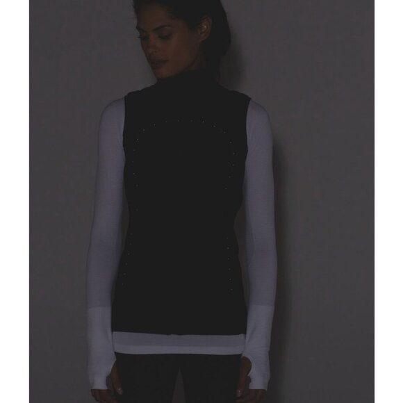 Lululemon Run For Cold Vest Black Women's 4 PrimaLoft Insulated Water Repellent - Picture 7 of 8